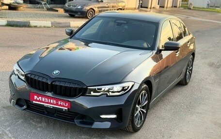 BMW 3 серия, 2020 год, 3 400 000 рублей, 3 фотография