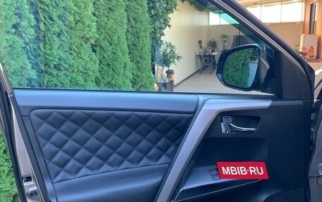 Toyota RAV4, 2018 год, 2 380 000 рублей, 7 фотография