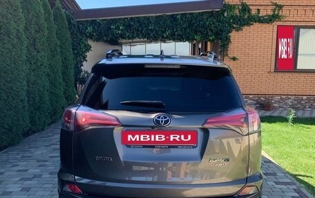 Toyota RAV4, 2018 год, 2 380 000 рублей, 4 фотография