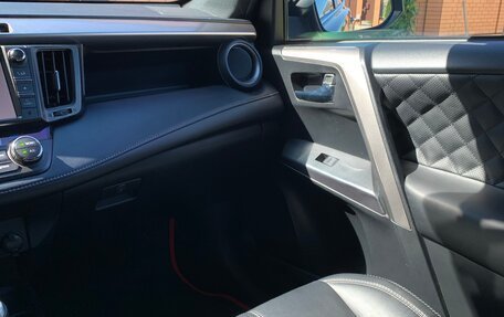 Toyota RAV4, 2018 год, 2 380 000 рублей, 8 фотография