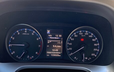 Toyota RAV4, 2018 год, 2 380 000 рублей, 10 фотография