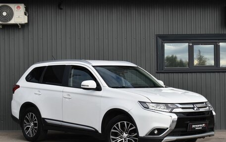 Mitsubishi Outlander III рестайлинг 3, 2015 год, 1 349 999 рублей, 3 фотография