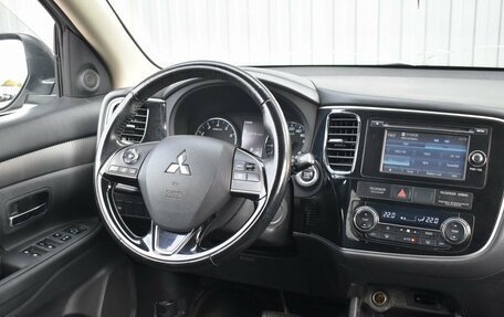 Mitsubishi Outlander III рестайлинг 3, 2015 год, 1 349 999 рублей, 8 фотография
