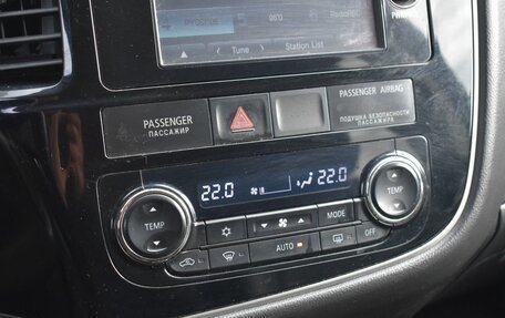 Mitsubishi Outlander III рестайлинг 3, 2015 год, 1 349 999 рублей, 10 фотография