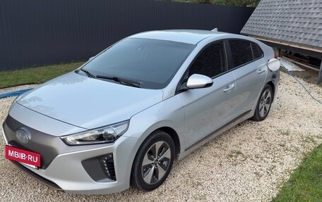 Hyundai IONIQ, 2017 год, 1 540 000 рублей, 2 фотография
