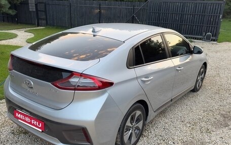 Hyundai IONIQ, 2017 год, 1 540 000 рублей, 5 фотография