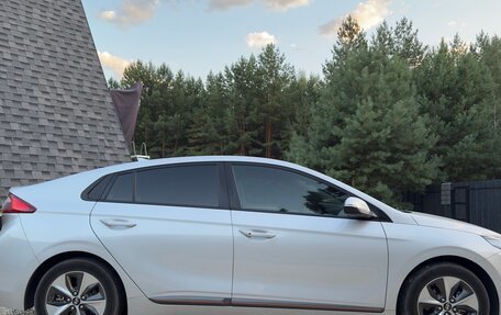 Hyundai IONIQ, 2017 год, 1 540 000 рублей, 6 фотография