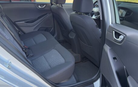 Hyundai IONIQ, 2017 год, 1 540 000 рублей, 13 фотография