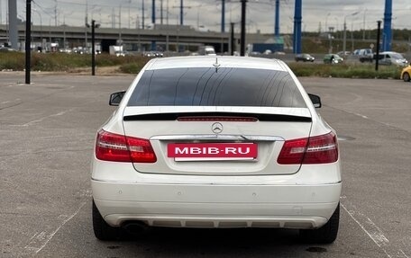 Mercedes-Benz E-Класс, 2011 год, 1 400 000 рублей, 4 фотография
