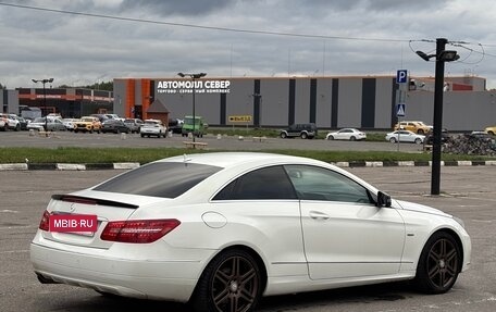 Mercedes-Benz E-Класс, 2011 год, 1 400 000 рублей, 2 фотография