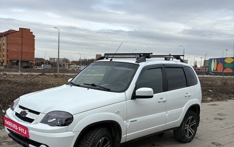 Chevrolet Niva I рестайлинг, 2015 год, 730 000 рублей, 2 фотография