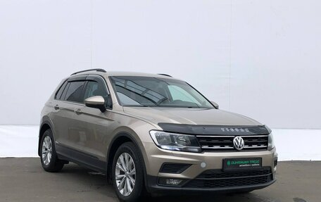 Volkswagen Tiguan II, 2018 год, 1 930 000 рублей, 3 фотография