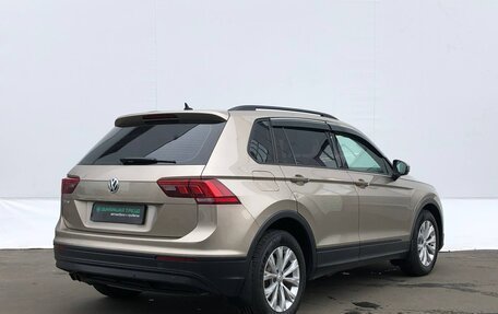 Volkswagen Tiguan II, 2018 год, 1 930 000 рублей, 8 фотография