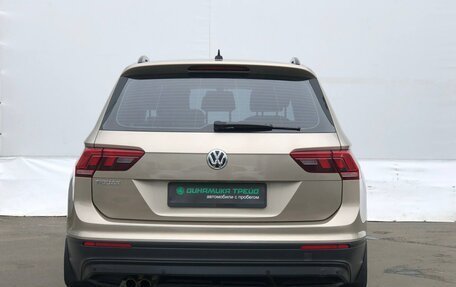 Volkswagen Tiguan II, 2018 год, 1 930 000 рублей, 7 фотография
