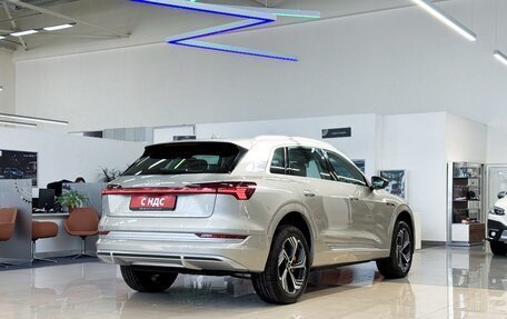 Audi e-tron I, 2022 год, 5 200 000 рублей, 7 фотография