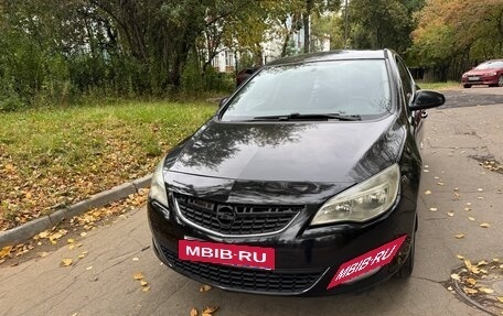 Opel Astra J, 2011 год, 670 000 рублей, 2 фотография