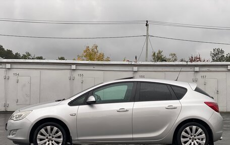 Opel Astra J, 2011 год, 780 000 рублей, 2 фотография