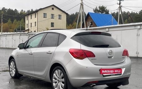 Opel Astra J, 2011 год, 780 000 рублей, 3 фотография