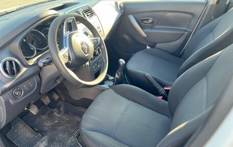 Renault Logan II, 2019 год, 652 000 рублей, 7 фотография