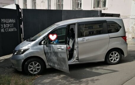 Honda Freed I, 2009 год, 850 000 рублей, 2 фотография