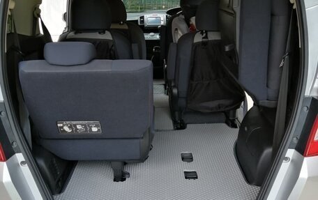 Honda Freed I, 2009 год, 850 000 рублей, 6 фотография