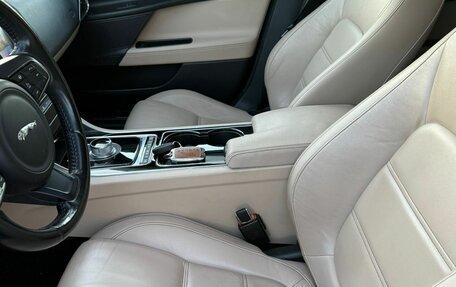 Jaguar XE I рестайлинг, 2015 год, 1 900 000 рублей, 6 фотография