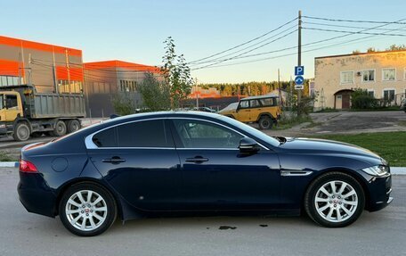 Jaguar XE I рестайлинг, 2015 год, 1 900 000 рублей, 10 фотография