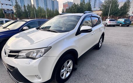 Toyota RAV4, 2014 год, 2 050 000 рублей, 11 фотография