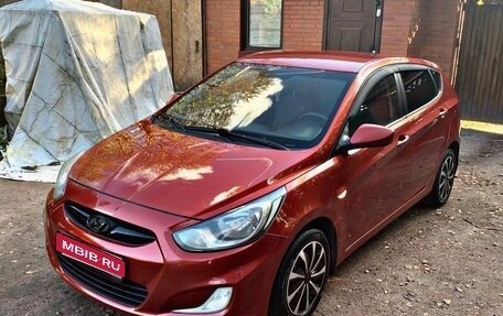 Hyundai Solaris II рестайлинг, 2012 год, 700 000 рублей, 1 фотография