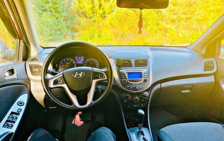 Hyundai Solaris II рестайлинг, 2012 год, 700 000 рублей, 8 фотография