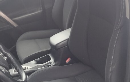 Toyota RAV4, 2014 год, 1 900 000 рублей, 11 фотография