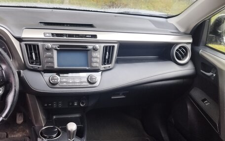 Toyota RAV4, 2014 год, 1 900 000 рублей, 9 фотография