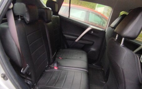 Toyota RAV4, 2014 год, 1 900 000 рублей, 16 фотография