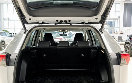 Toyota RAV4, 2019 год, 2 790 000 рублей, 14 фотография
