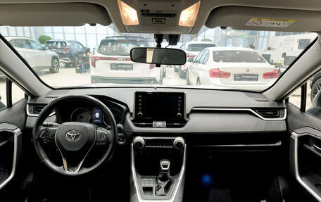 Toyota RAV4, 2019 год, 2 790 000 рублей, 18 фотография