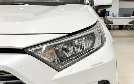 Toyota RAV4, 2019 год, 2 790 000 рублей, 21 фотография
