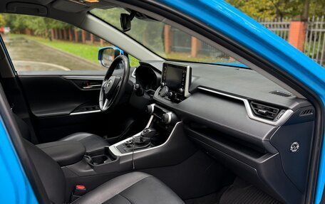 Toyota RAV4, 2021 год, 3 850 000 рублей, 10 фотография