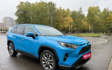 Toyota RAV4, 2021 год, 3 850 000 рублей, 4 фотография