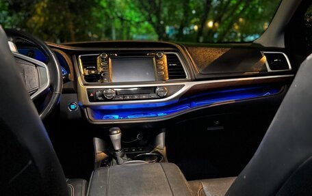 Toyota Highlander III, 2015 год, 2 800 000 рублей, 6 фотография