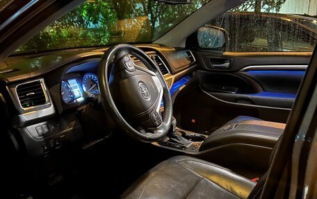 Toyota Highlander III, 2015 год, 2 800 000 рублей, 8 фотография