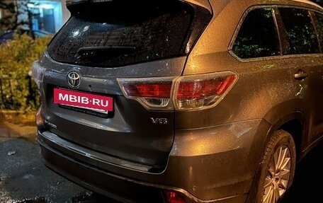 Toyota Highlander III, 2015 год, 2 800 000 рублей, 2 фотография