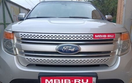 Ford Explorer VI, 2013 год, 1 600 000 рублей, 2 фотография