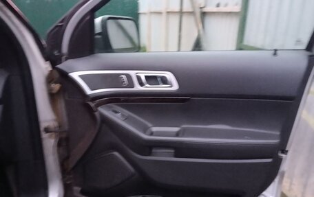 Ford Explorer VI, 2013 год, 1 600 000 рублей, 34 фотография