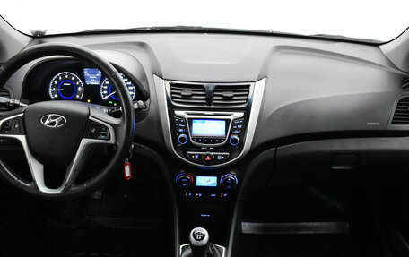 Hyundai Solaris II рестайлинг, 2011 год, 750 000 рублей, 5 фотография