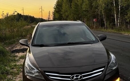 Hyundai Solaris II рестайлинг, 2015 год, 925 000 рублей, 5 фотография