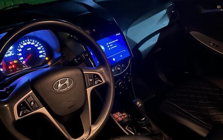Hyundai Solaris II рестайлинг, 2015 год, 925 000 рублей, 9 фотография