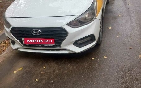 Hyundai Solaris II рестайлинг, 2018 год, 700 000 рублей, 1 фотография