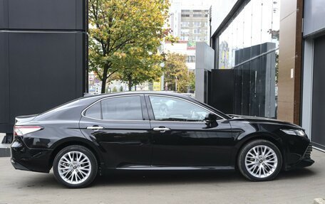 Toyota Camry, 2018 год, 3 200 000 рублей, 8 фотография