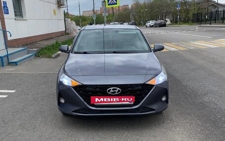 Hyundai Solaris II рестайлинг, 2021 год, 1 525 000 рублей, 2 фотография
