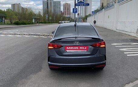 Hyundai Solaris II рестайлинг, 2021 год, 1 525 000 рублей, 4 фотография